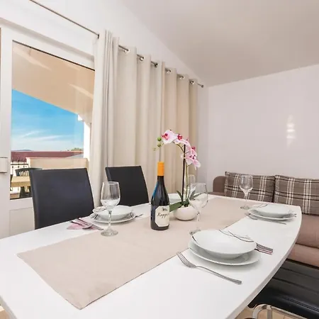 Apartamento One-bedroom In Biograd