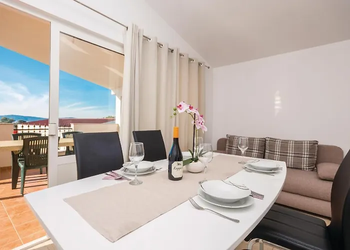 Lägenhet One-bedroom In Biograd